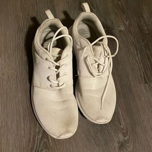 White Nike Roshe Shoes